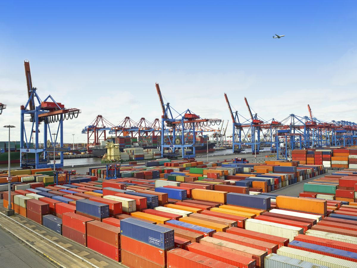 Dachser consolidates services.