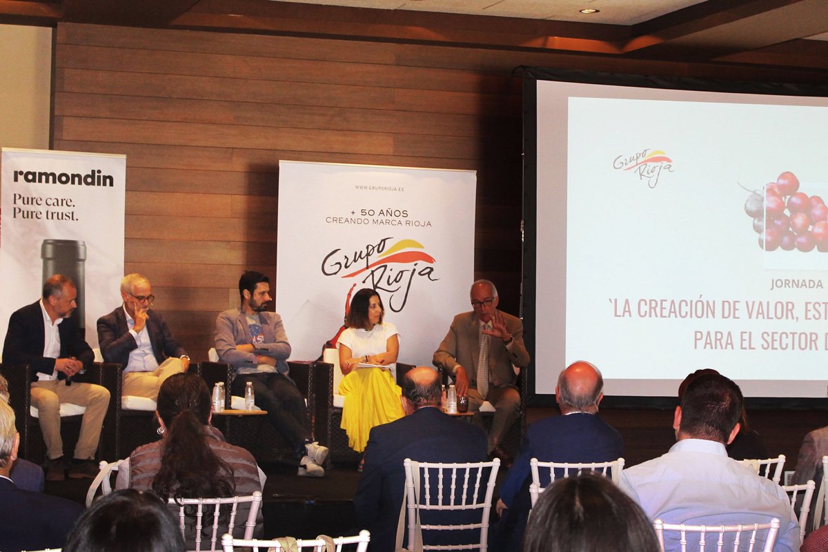 Íñigo Torres, José Luis Benítez, Rodrigo Miguel, Noelia  Oliver and Xavier Ybargüengoitia during the event.