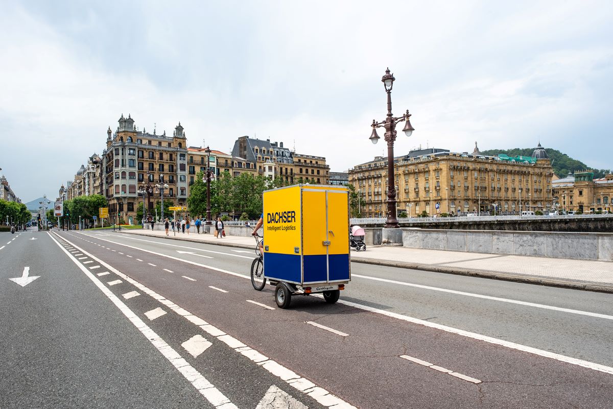 A Dachser three wheeled bike in San Sebastián.