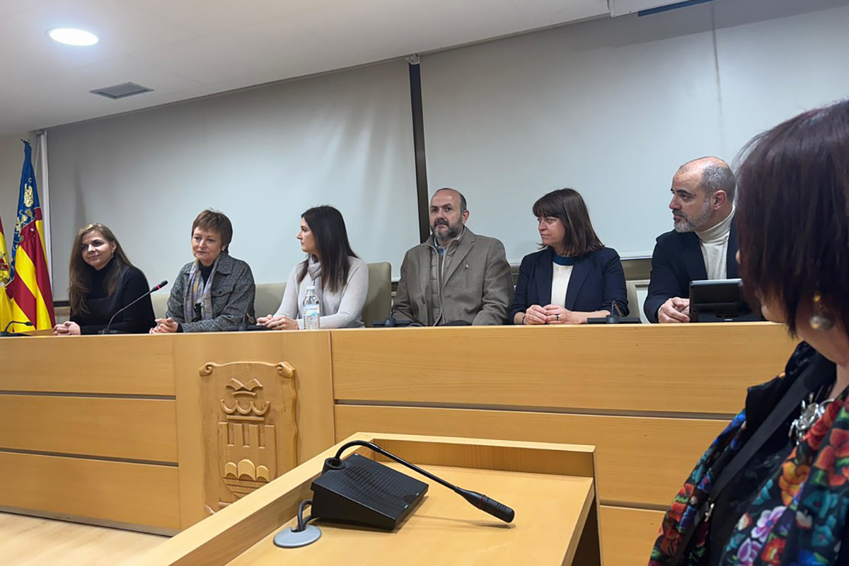 Ceremonia de entrega de la ayuda de FIL Guadalajara a Valencia.
