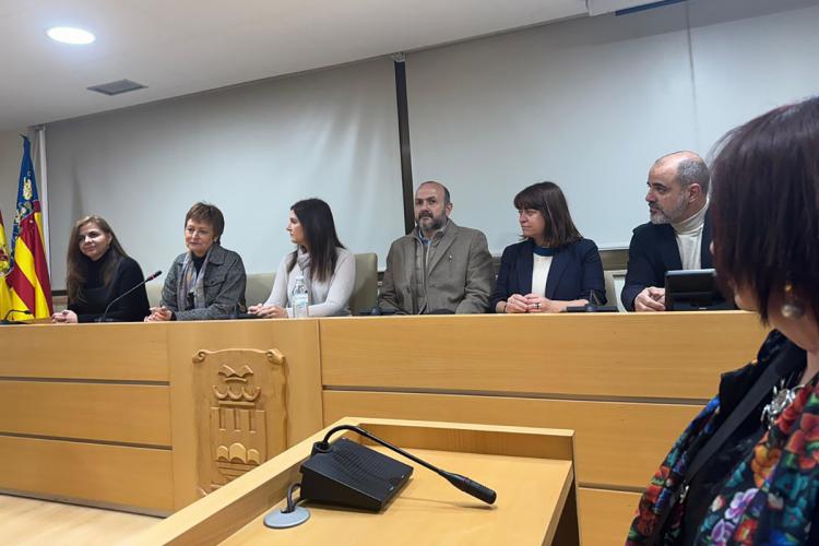 Ceremonia de entrega de la ayuda de FIL Guadalajara a Valencia.