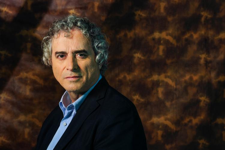 Fotografía de Ildefonso Falcones, autor, © Joan Tomás.