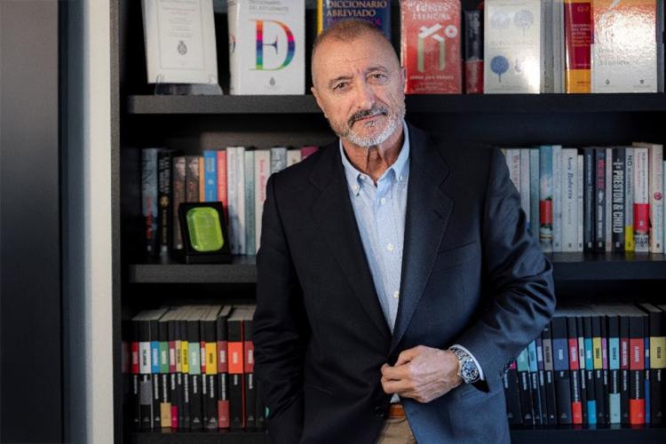 Portrait of Arturo Pérez Reverte, book author.